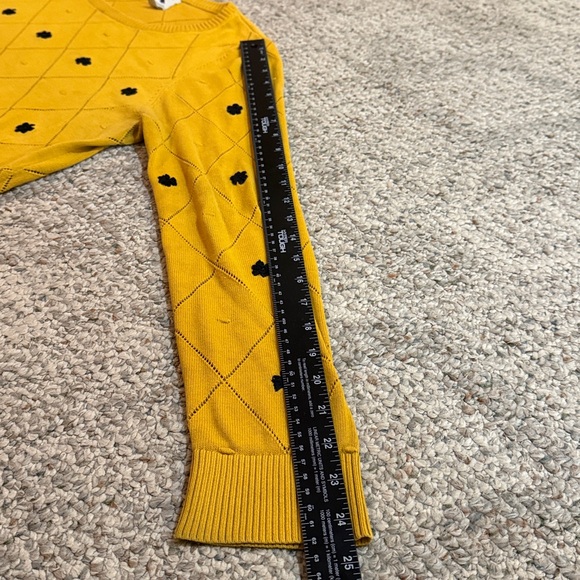 Yumi Kim Knitwear yellow Sweater with Black embroidered flowers M 8 40 Anthro - Picture 9 of 9